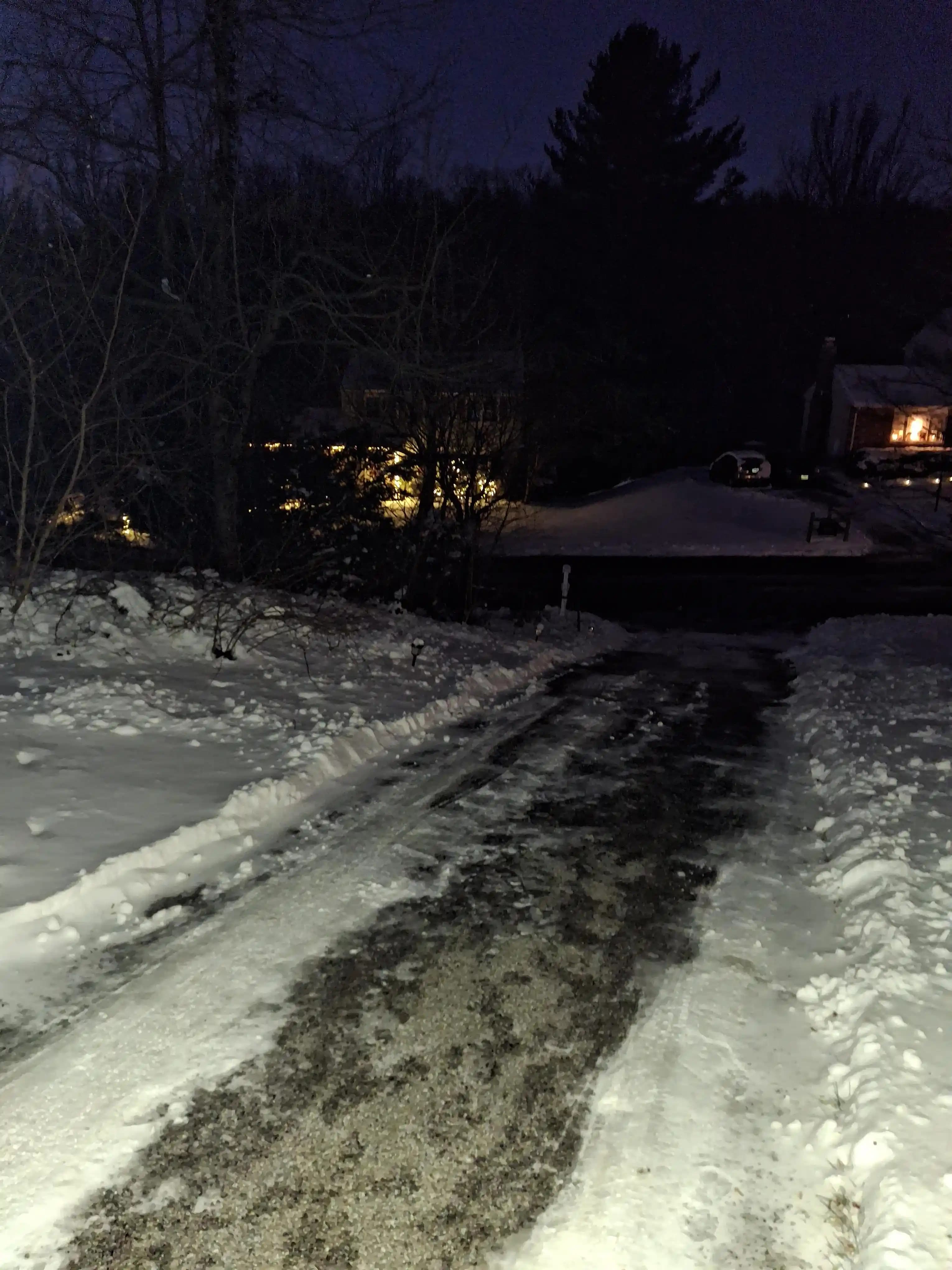 Eğimli ve Buzlu Drivewaylerde Güvenli Sürüş ve Yaya Koruması İçin Çözüm Yöntemleri
