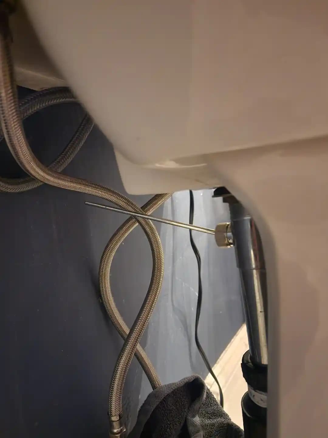 Eski Evlerde Metal Çubuklu Lavabo Tahliye Tıpası ve Sızıntı Problemleri Çözüm Yöntemleri