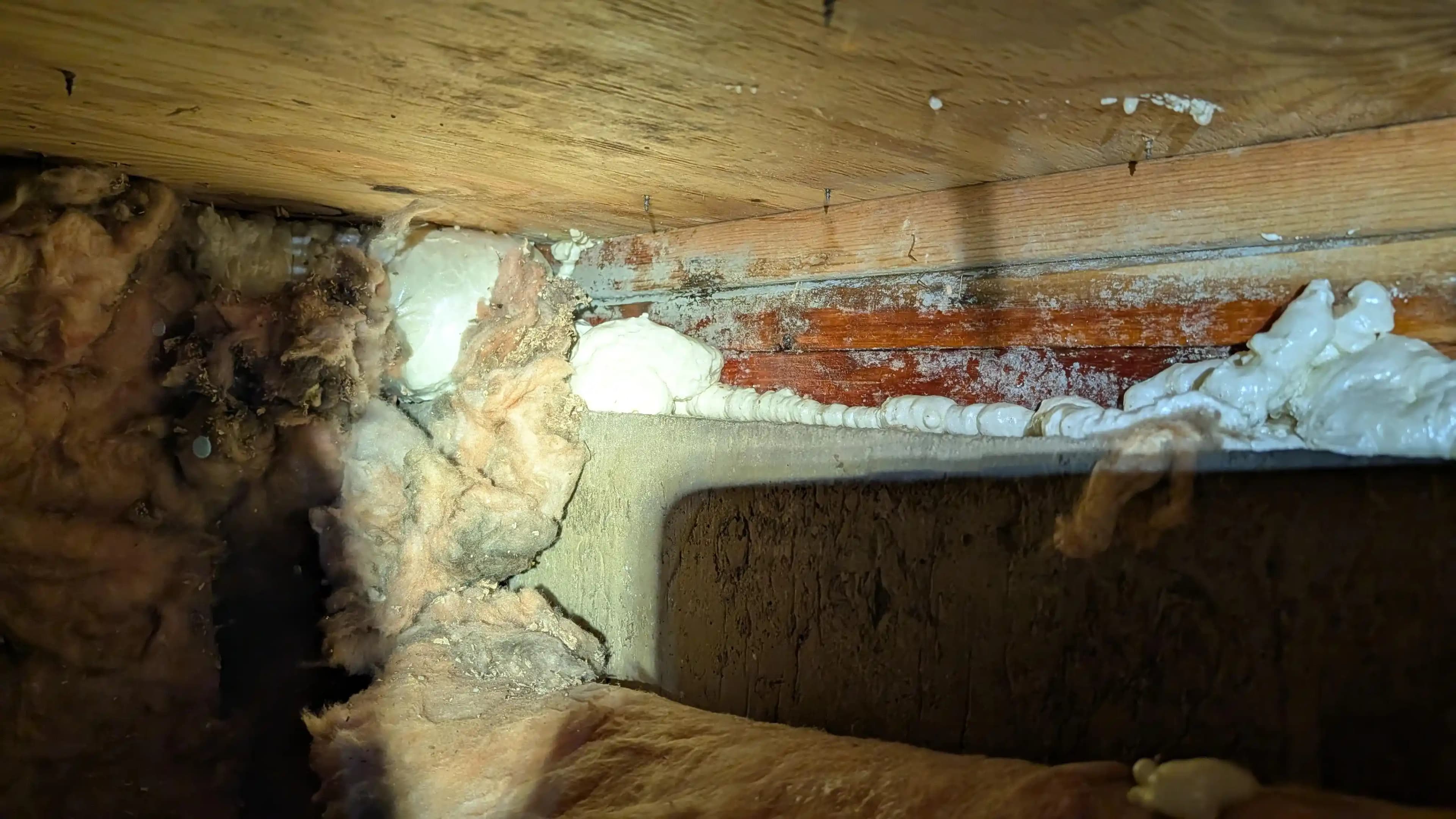 Küçük Alanlarda Rim Joist Sprey Köpük Uygulaması Sonrası Ani Nem ve Küf Problemleri