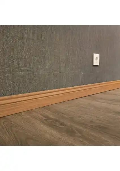 Verissimo Stella Lake PVC Kaplı Süpürgelik 8 cm ile Estetik ve Dayanıklı Zemin Detayı