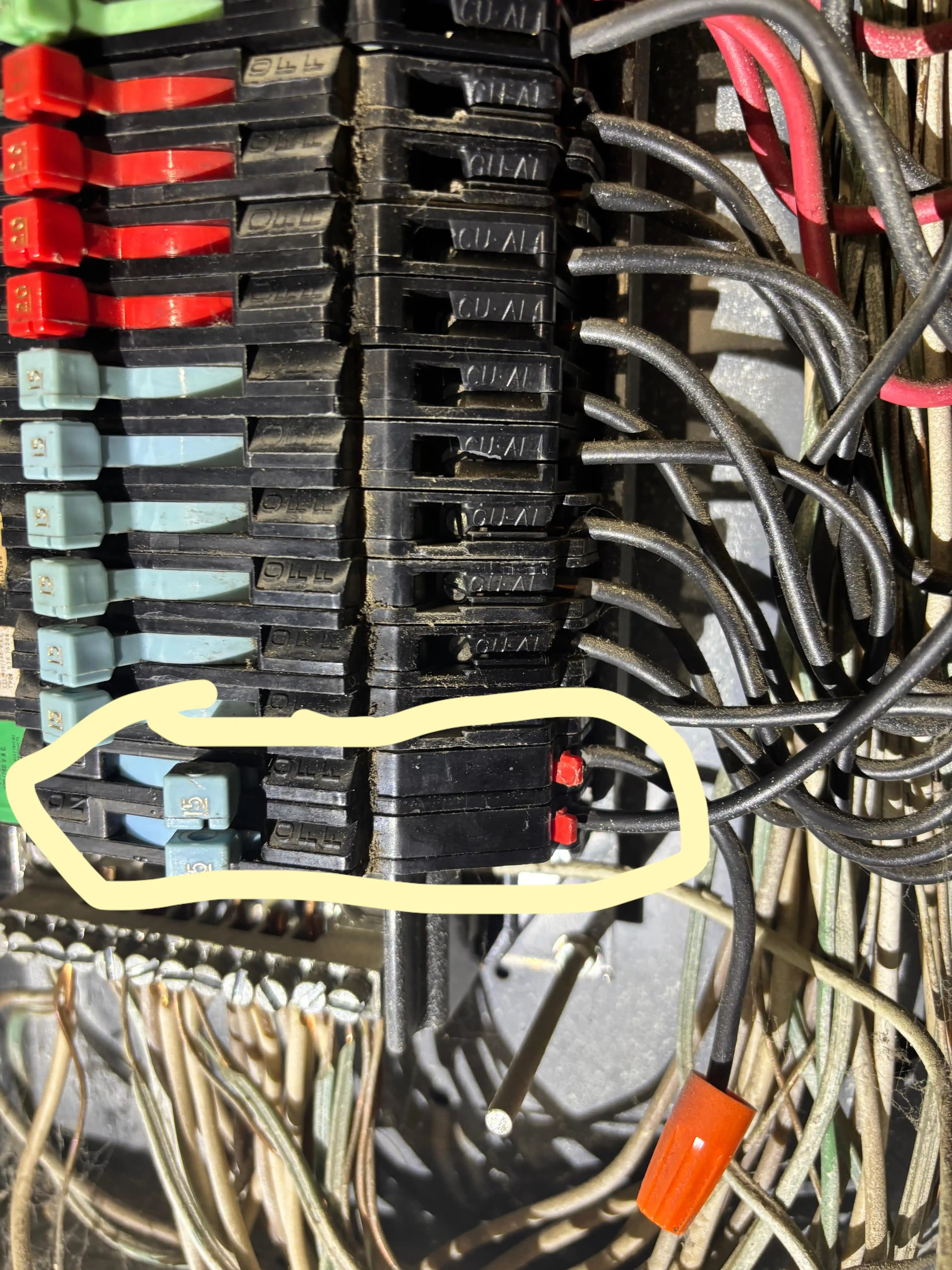 Zinsco Elektrik Panellerinde Kablo Çıkarma Yöntemi ve Güvenlik Riskleri Hakkında Bilgi