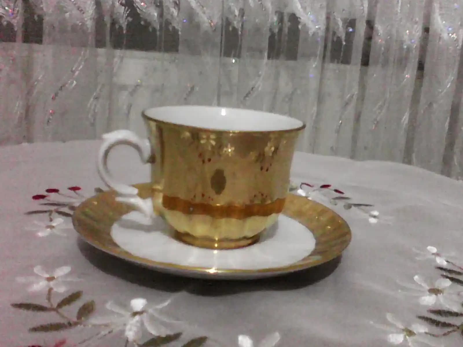 Antika Fincan Dekorasyonu: Tarihî ve Estetik Bir Atmosfer Yaratmanın Yolları