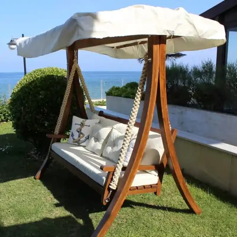 Bahçe Dekorasyonunda Ahşap Salıncağın Önemi ve Kullanım İpuçları