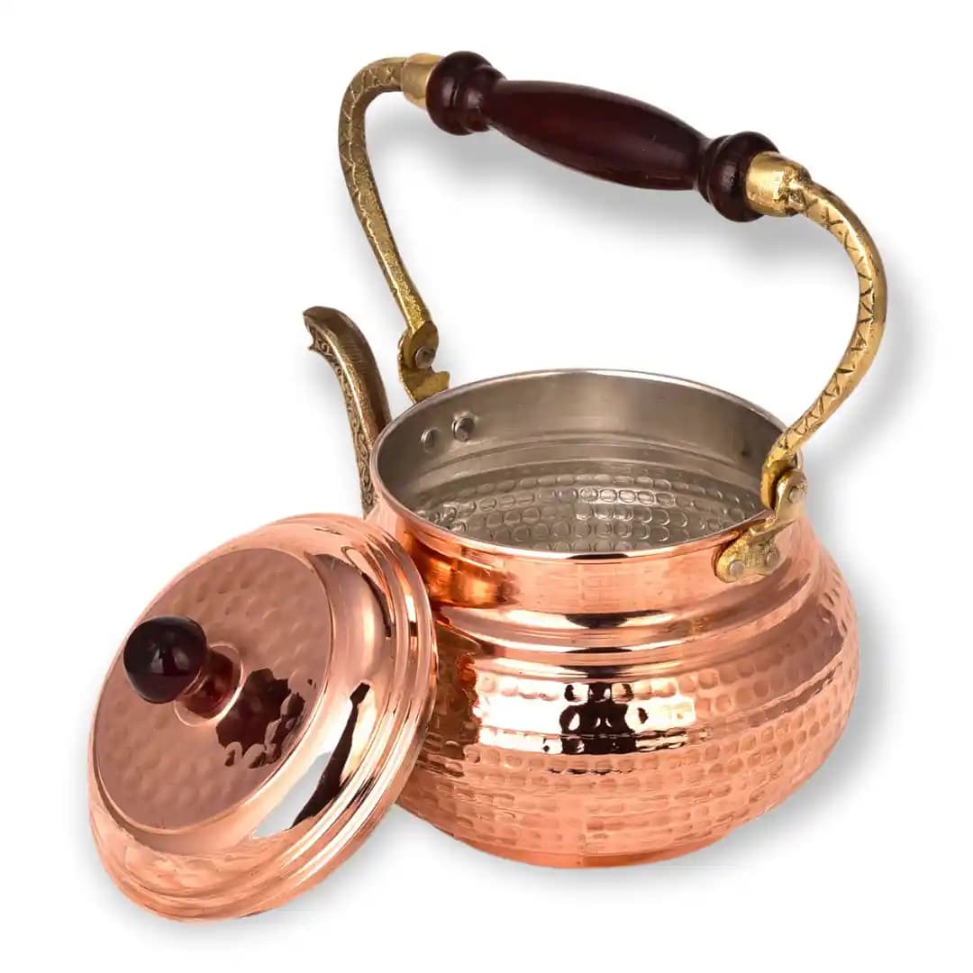 Bakır Demlik Dekorasyon Aksesuarı: Estetik ve Fonksiyonellik Bir Arada