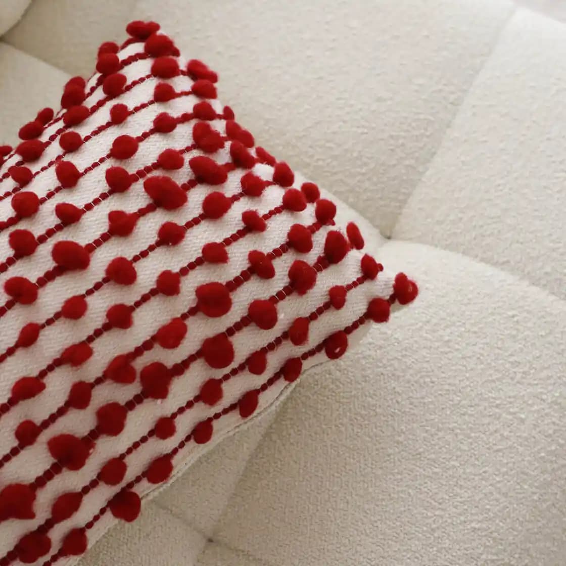 Bordo Kırlent Modelleri ve Dekorasyonda Kullanım İpuçları