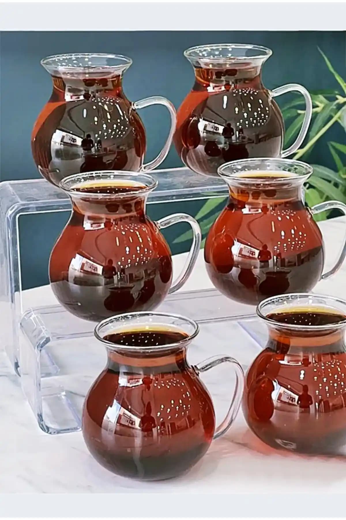 Cam Kulplu Bardaklar ile Çay Keyfini Estetik ve Fonksiyonellikle Zenginleştirin