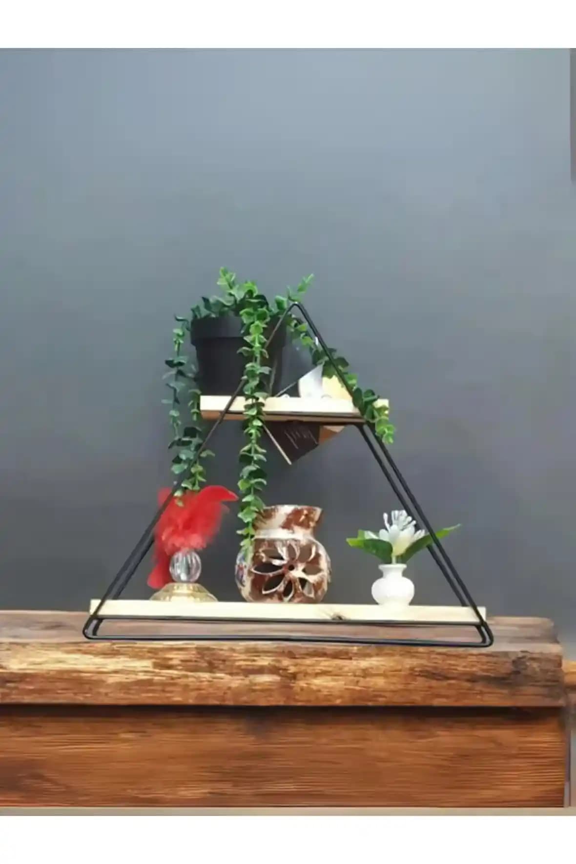 Camlı Raf Dekorasyon Aksesuarlarıyla Modern ve Şık İç Mekan Tasarımı Rehberi