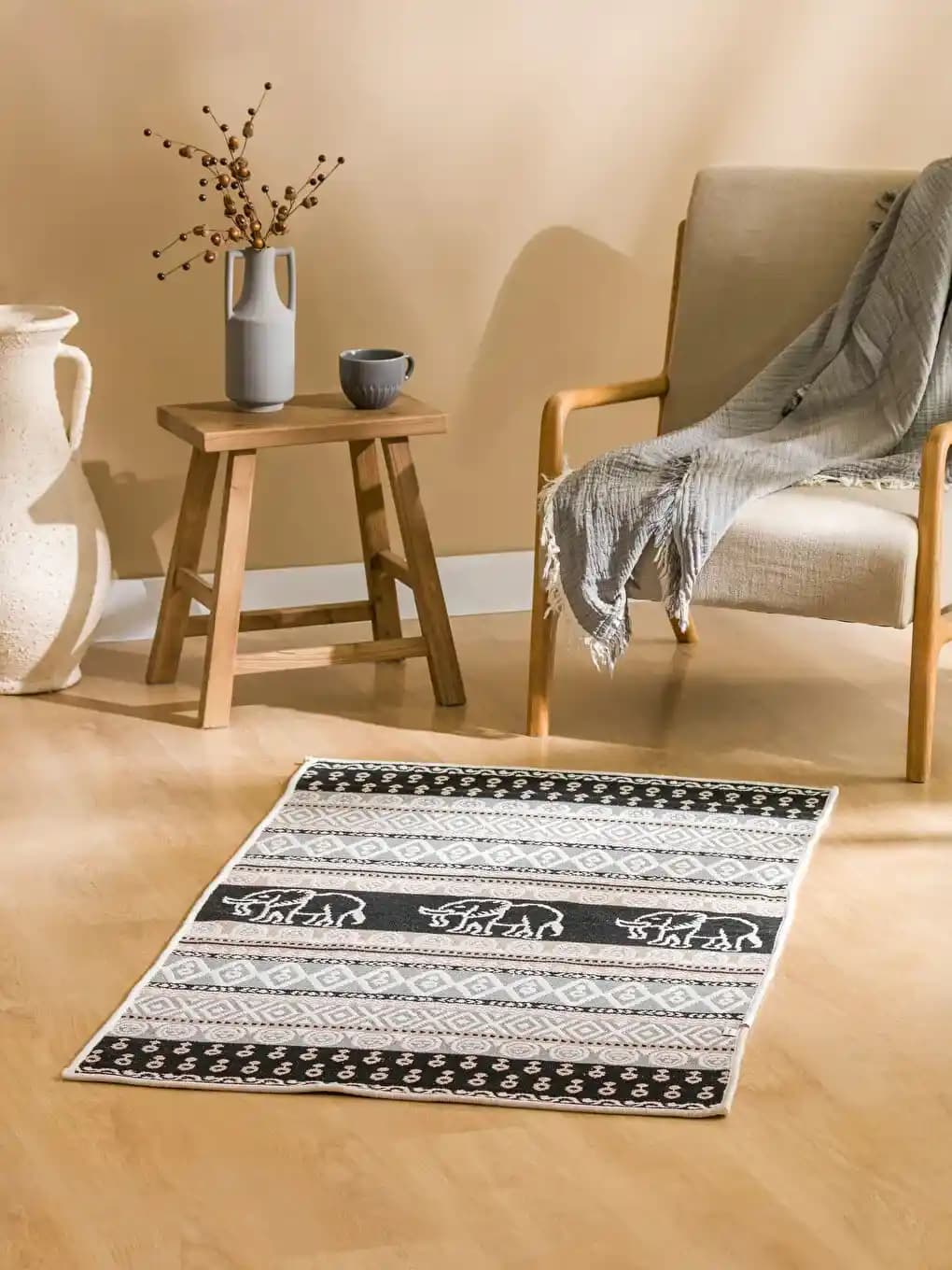 Çift Taraflı Çok Yönlü Kilim Modelleriyle Ev Dekorasyonunda Pratik ve Estetik Çözümler