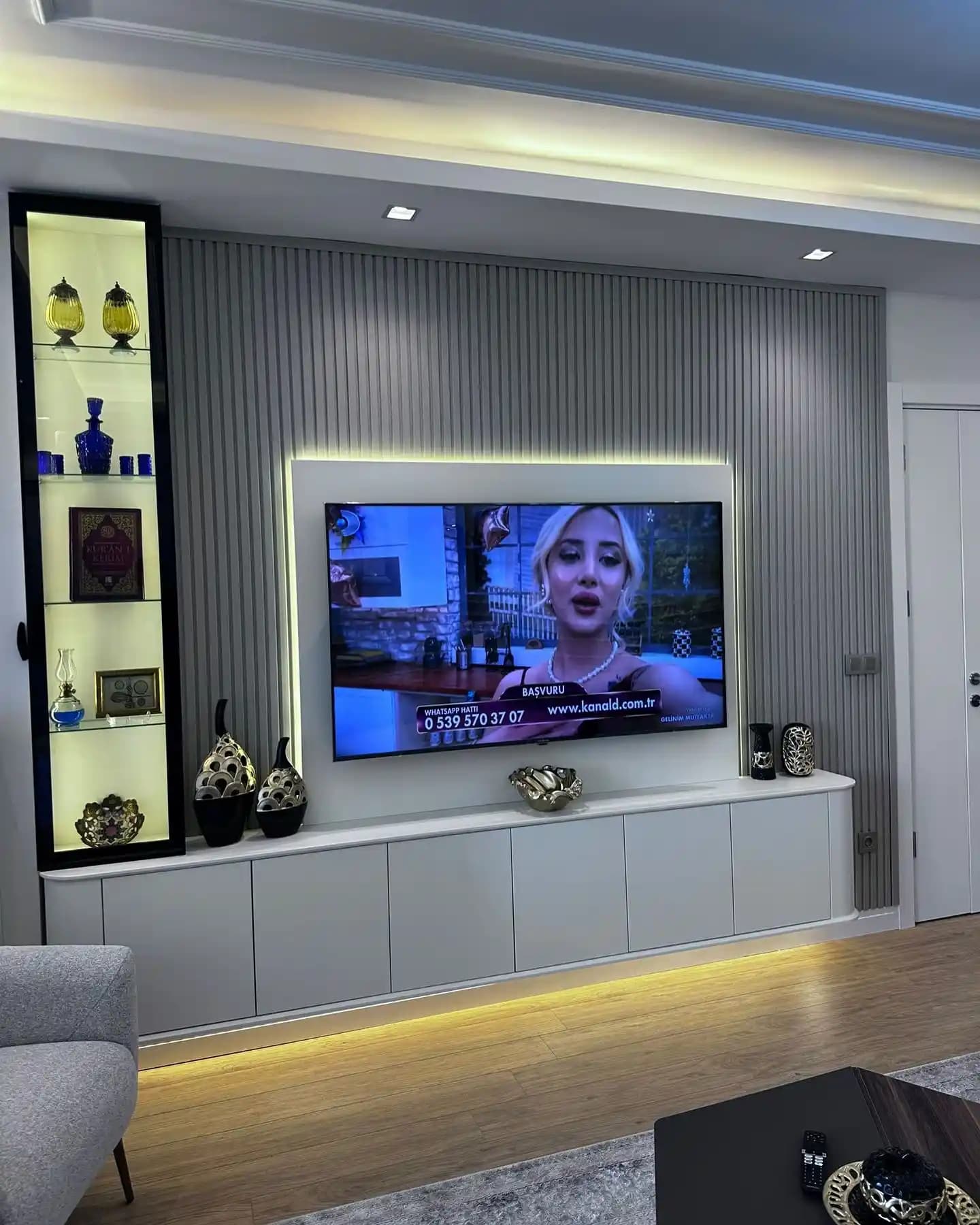 Çıta Panelli TV Üniteleri ve Duvar Dekorasyonunda Modern Trendler ve Tasarım İpuçları