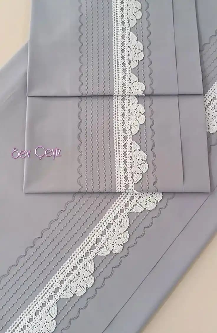 Dantelli Çarşaflar: Estetik ve Fonksiyonelliğin Buluştuğu Zarif Yatak Örtüsü Seçenekleri