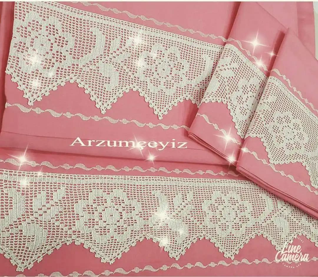 Dantelli Yastık Kılıfı Modelleriyle Dekorasyonunuza Zarafet Katın