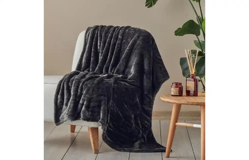 Dekorasyon İçin Rahat ve Şık Battaniye Seçenekleri ve Kullanım İpuçları