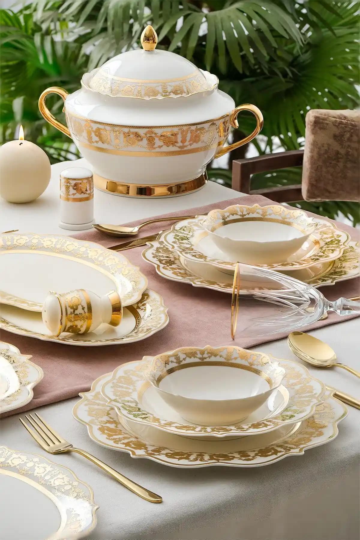 Dekoratif Bone China Yemek Takımları ile Şık ve Dayanıklı Sofralar Yaratma Rehberi