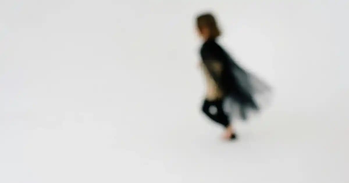 Dekoratif Evrak Rafları: Estetik ve Fonksiyonelliğin Uyumuyla Mekanları Güzelleştirme