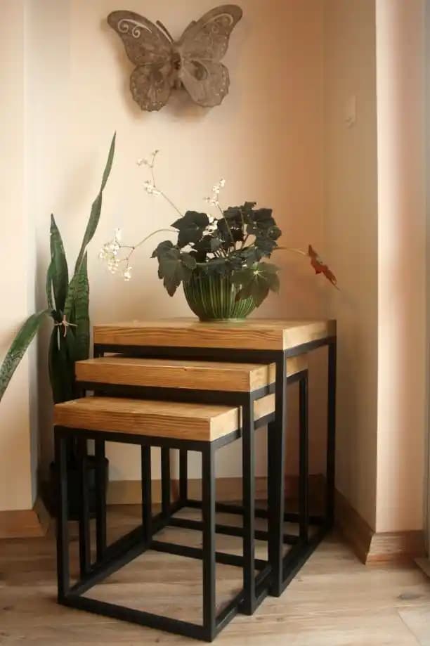 Demir Ayaklı Sehpa: Modern ve Dayanıklı Mobilya Seçenekleri ve Dekorasyon İpuçları