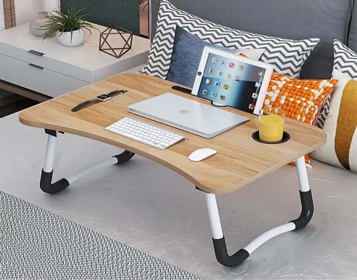 Dizüstü Bilgisayar Sehpası ve Kanepe Üzerinde Kullanım: Ergonomi ve Konfor Analizi