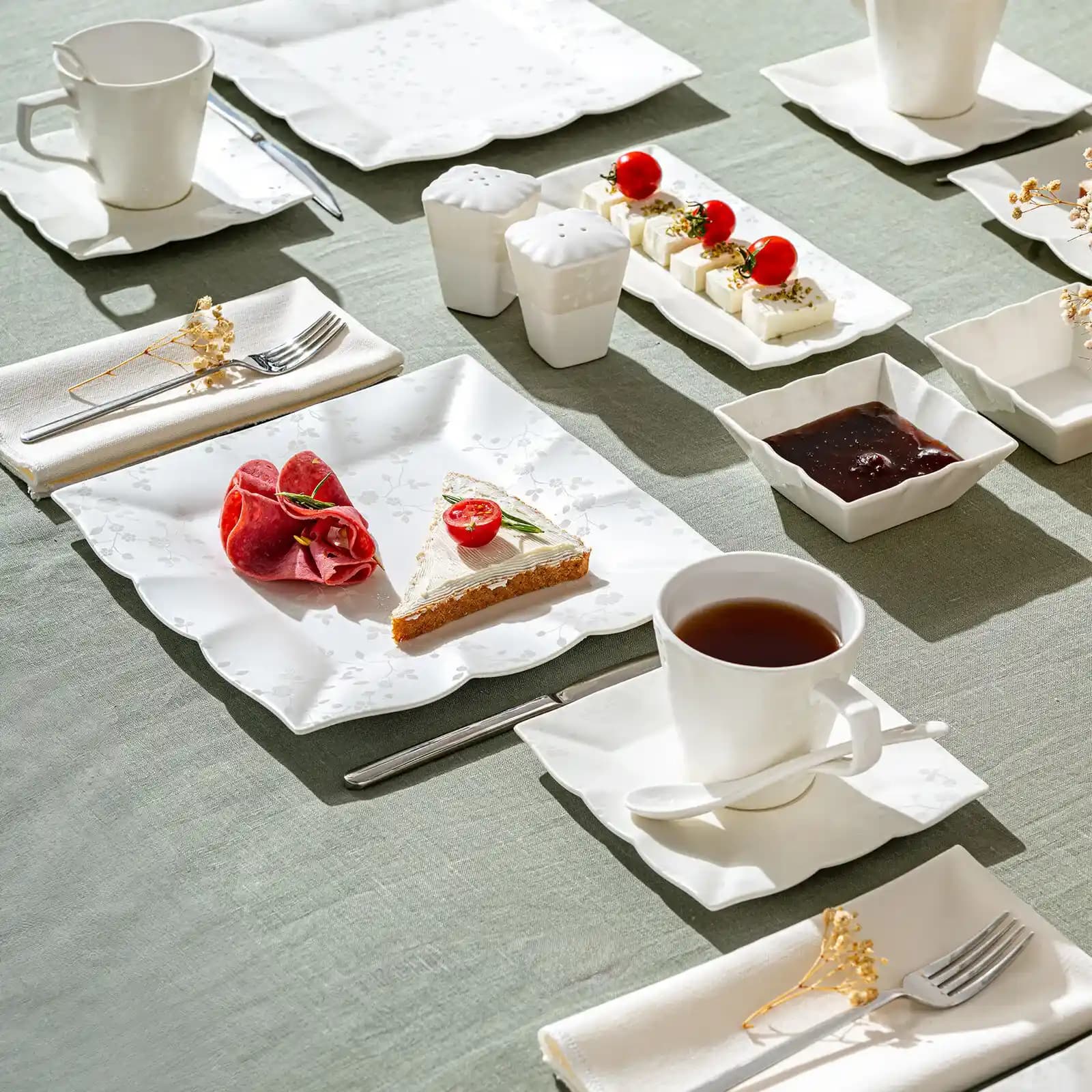 Emsan Bahar Kahvaltı Takımı ve Doğal Masa Tasarımıyla Şık ve Dayanıklı Dekorasyon