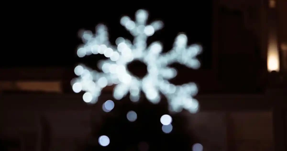 Ev Dekorasyonunda Aksesuar ve Dekoratif Objelerin Seçimi ve Kullanımı Rehberi