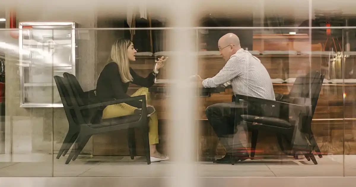 Ev Dekorasyonunda Kilim ve Halı Seçimi: Estetik ve Fonksiyonelliğin Dengesi