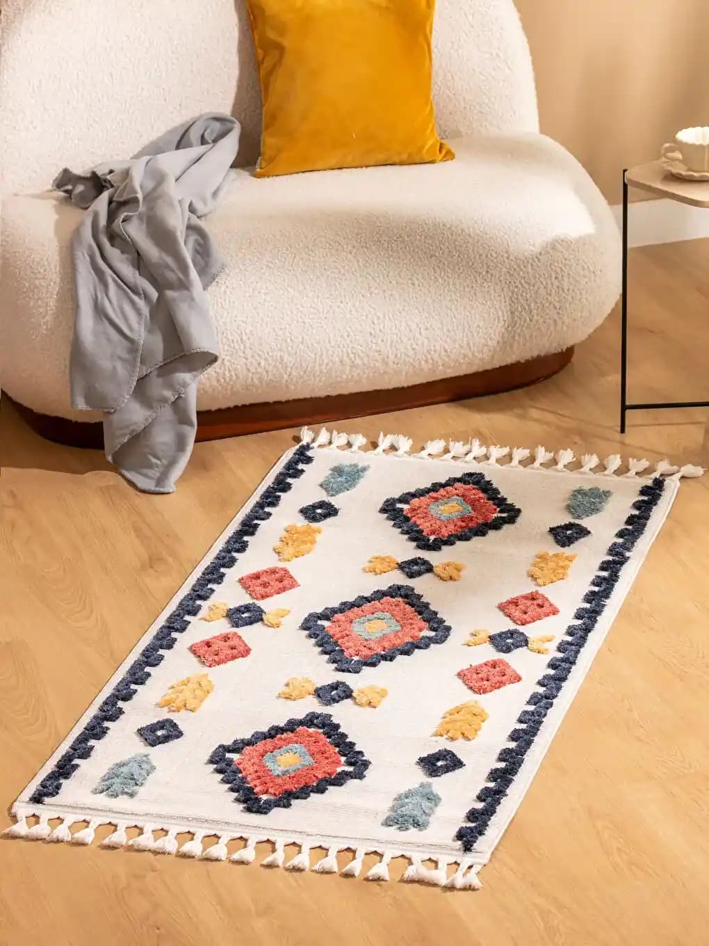 Ev Dekorasyonunda LC Waikiki Halı ve Kilimlerin Seçimi ve Bakımı Rehberi