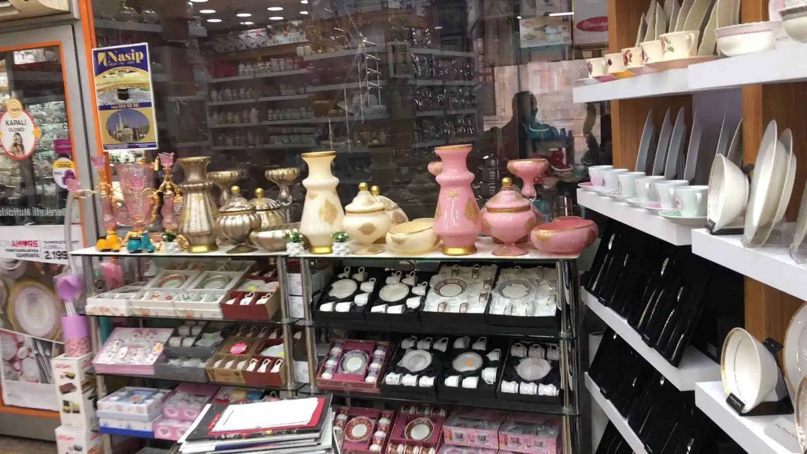 Ev Dekorasyonunda Şık ve Fonksiyonel Katlar ile Modern ve Rustik Tasarımlar