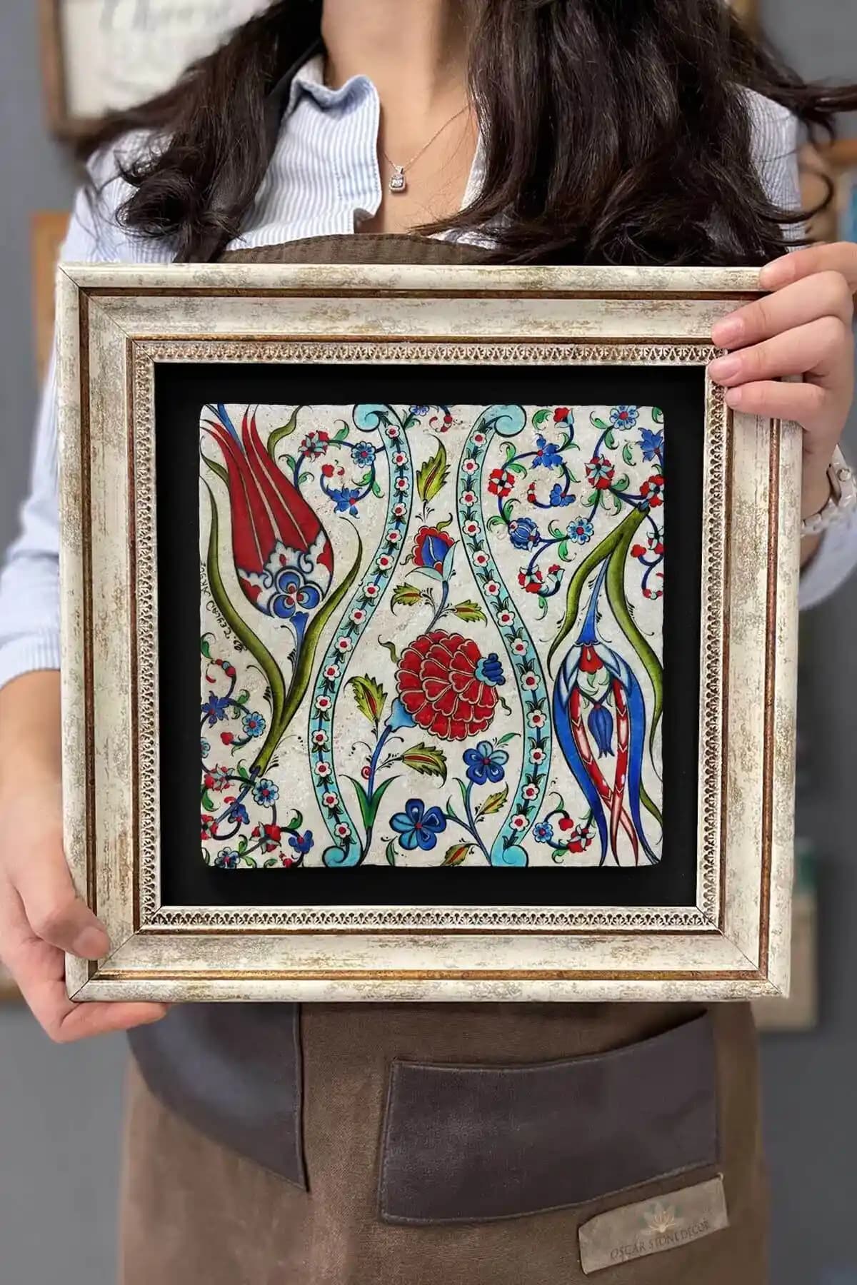 Ev Dekorasyonunda Taş Baskılı Çerçeveli Tabloların Önemi ve Kullanım İpuçları