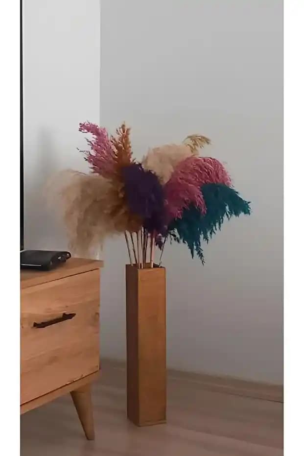 Ev Dekorasyonunda Uzun Pampas Vazoları: Doğal ve Şık Bir Atmosfer Yaratma Rehberi