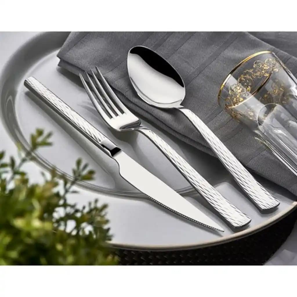 Fonksiyonel ve Estetik 36 Parça Çatal Bıçak Takımı ile Mutfaklarınızı Yenileyin