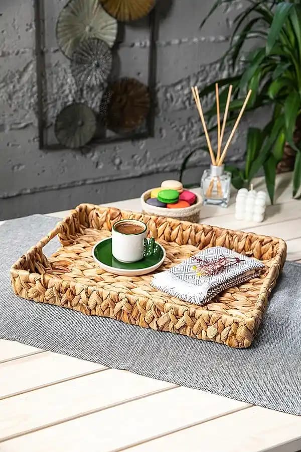 Fonksiyonel ve Pratik Tepsi Seçenekleri: Mutfak ve Servis İçin En İyi Modeller