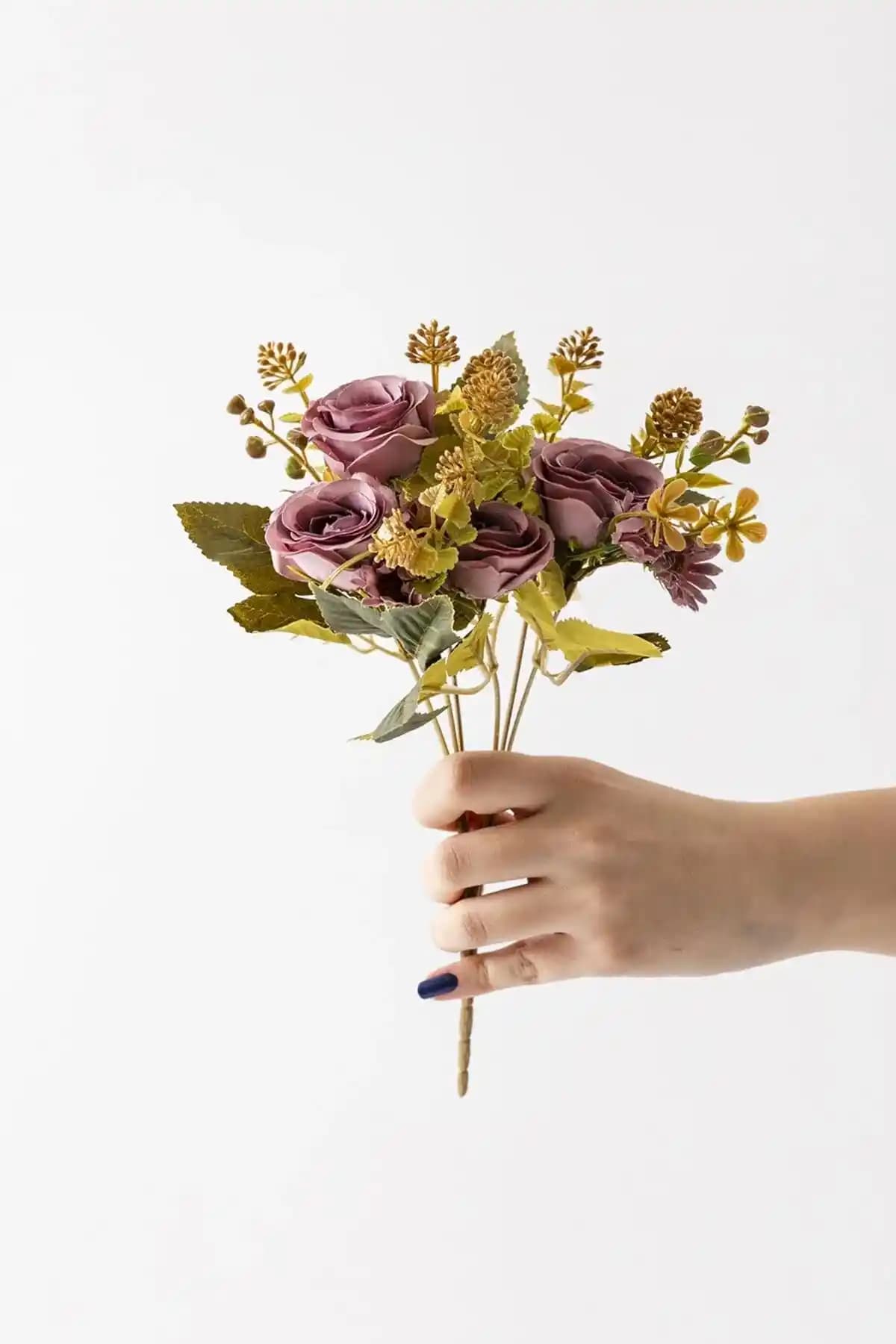 Gülüş Markasıyla Ekonomik ve Estetik Yapay Çiçekler İçin En İyi Seçenekler