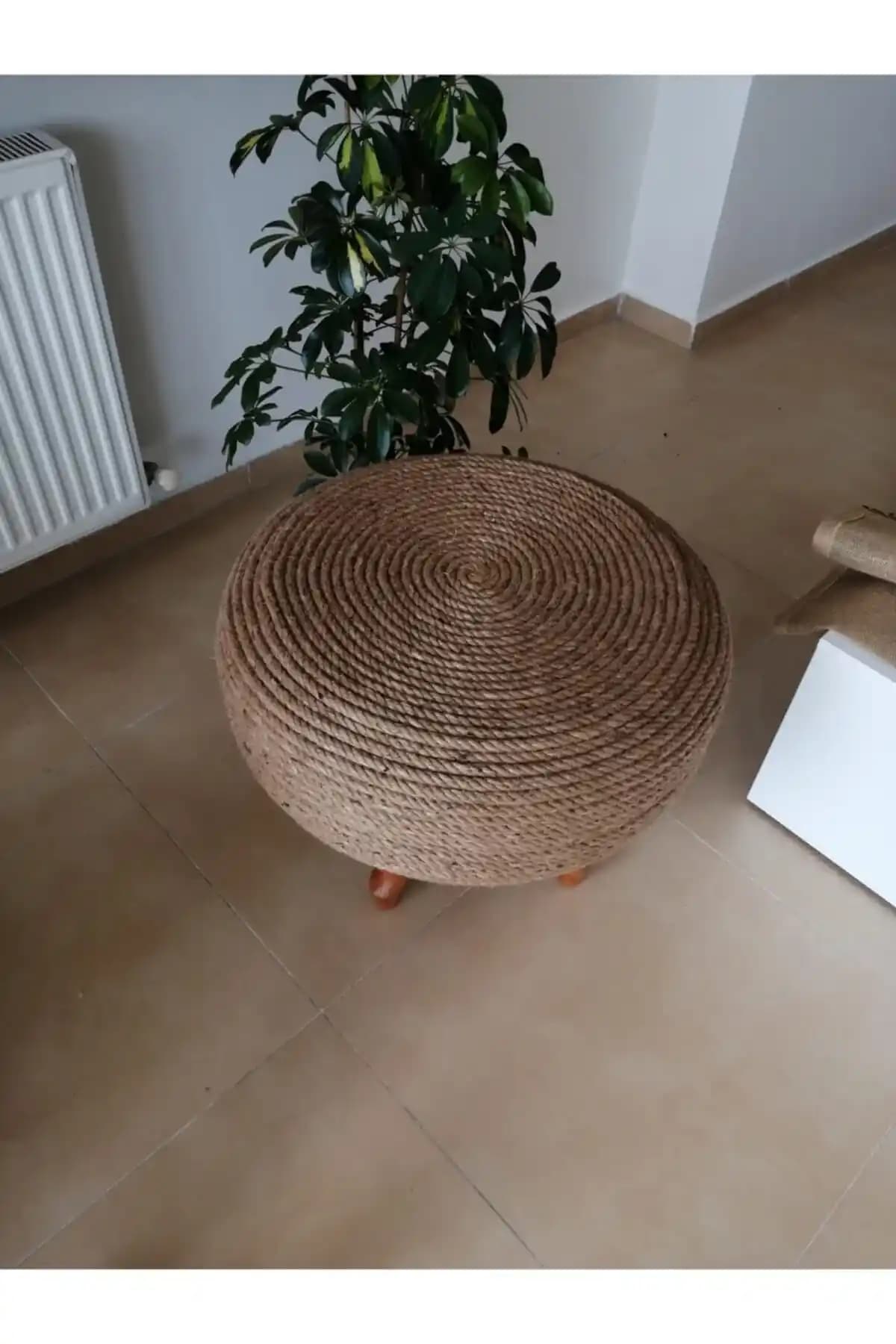 Hasır Sehpa ve Doğal Malzeme Kullanımı: Estetik ve Sürdürülebilir Mobilya Seçenekleri