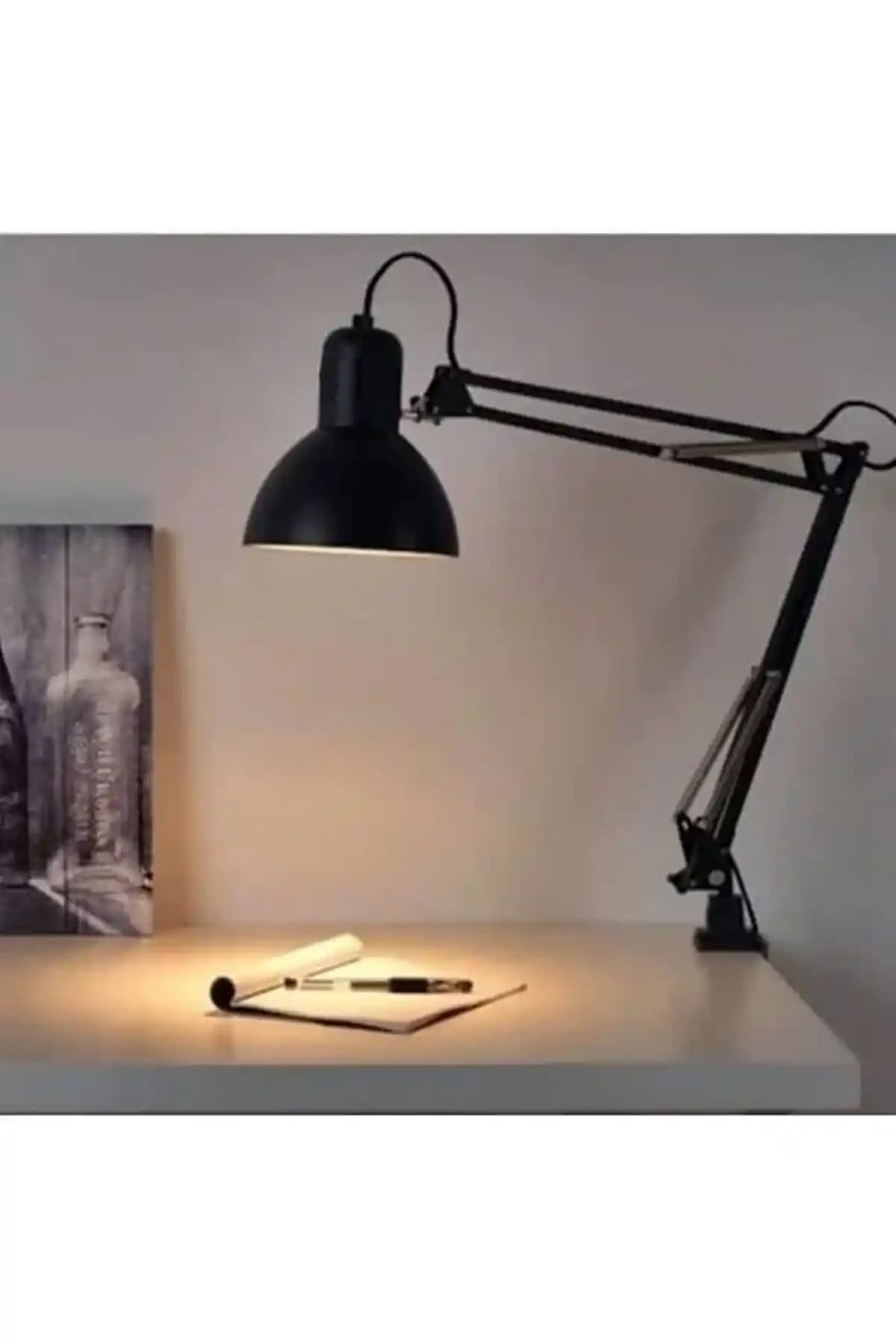 Horoz Akrobat Masa Lambası Tasarımı ve Fonksiyonelliğiyle Modern İç Mekanlara Uyum Sağlar