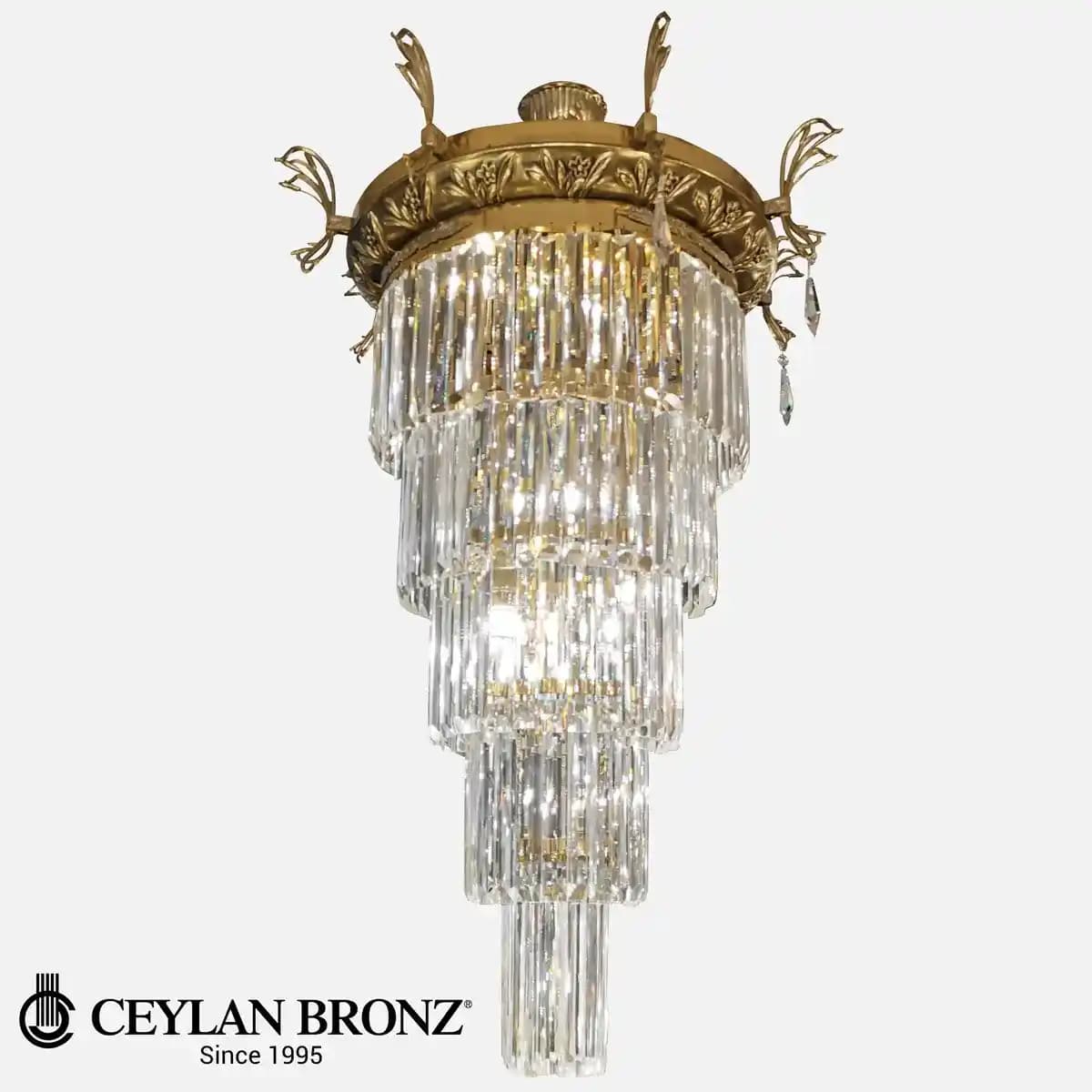 İç Mekânlar İçin Uzun Avize Modelleri: Seçim ve Tasarım İpuçları