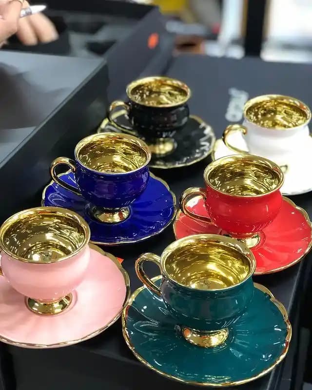 İç Mekanlarda Şıklık ve Özgünlük Sağlayan Bardak ve Fincan Dekorasyonları