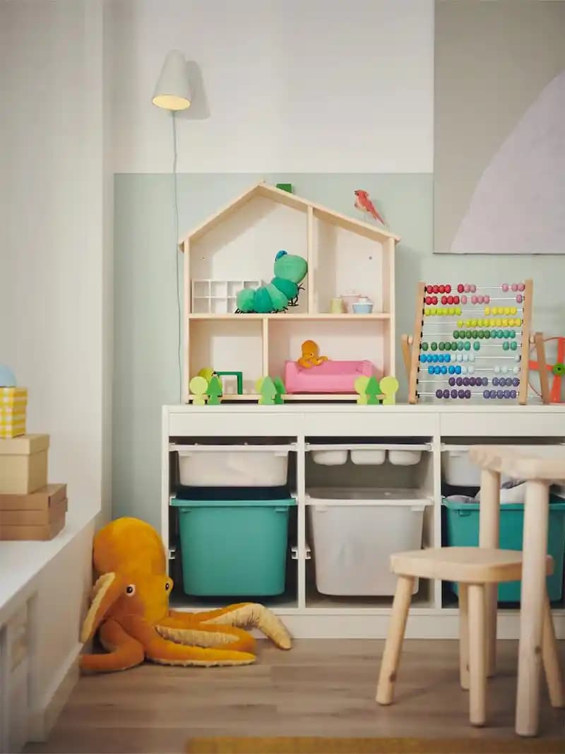 İkea sepetli oyuncak dolaplarıyla çocuk odalarında düzen ve fonksiyonellik sağlama