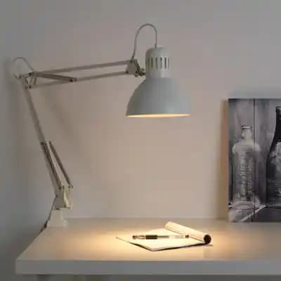 Ikea ve Alternatifleri: Bankacı Masa Lambası ve Modern Aydınlatma Çözümleri