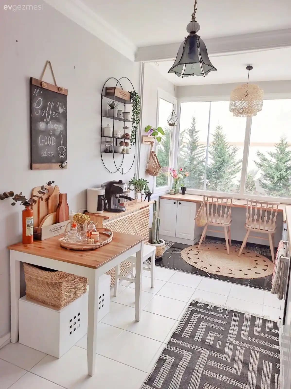 İki Kişilik Masa Tasarımı: Fonksiyonellik ve Estetiğin Modern Buluşması