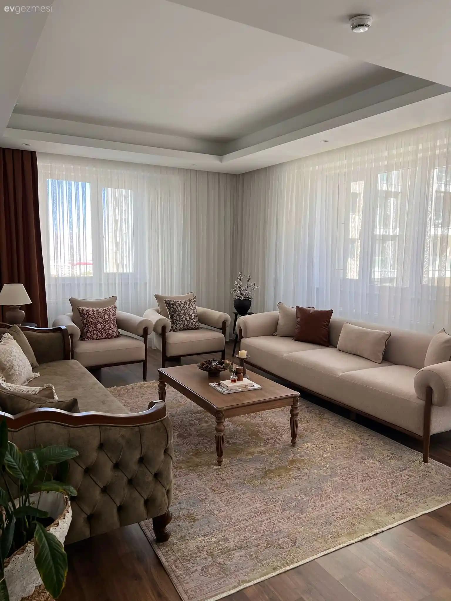 İngiliz Esintili Dekorasyon Trendleri: Zamansız Şıklık ve Modern Yaklaşımlar