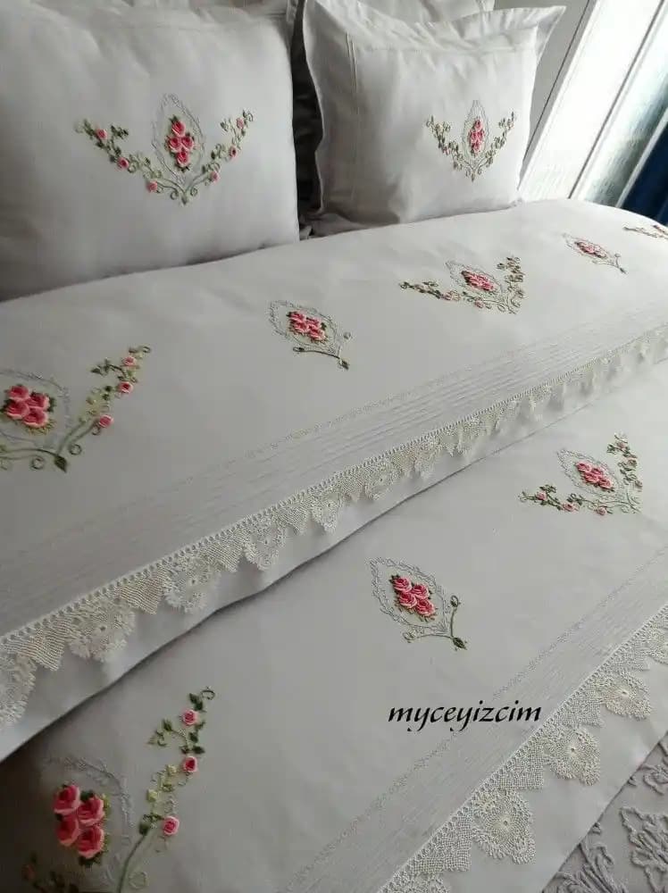 İşlemeli Nevresim Takımlarıyla Yatak Odalarınıza Zarafet Katın