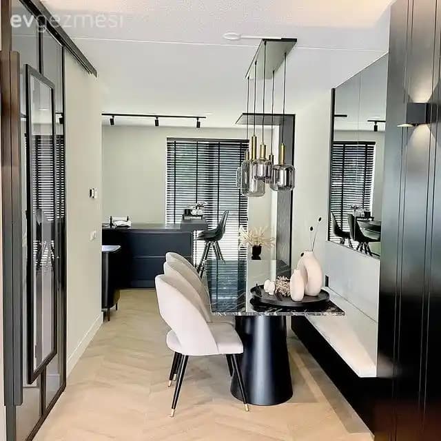 İşlevsel Modern Yemek Masası Dekorasyonu: Estetik ve Fonksiyonelliğin Birleşimi