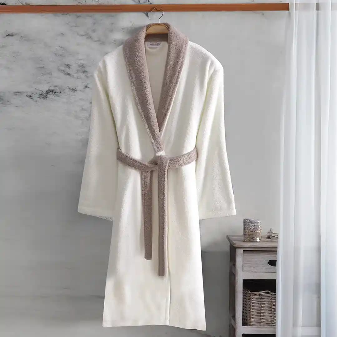 Kadınlar İçin Konforlu ve Şık Bornoz Modelleri: Günlük Kullanım İçin En İyi Seçenekler