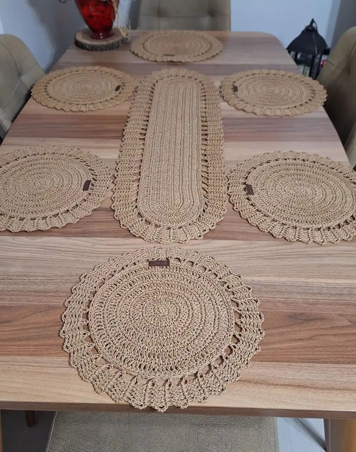 Kağıt Suplâ Altlıkları: İşlevsellik ve Estetiğin Birlikte Sunulduğu Çözüm