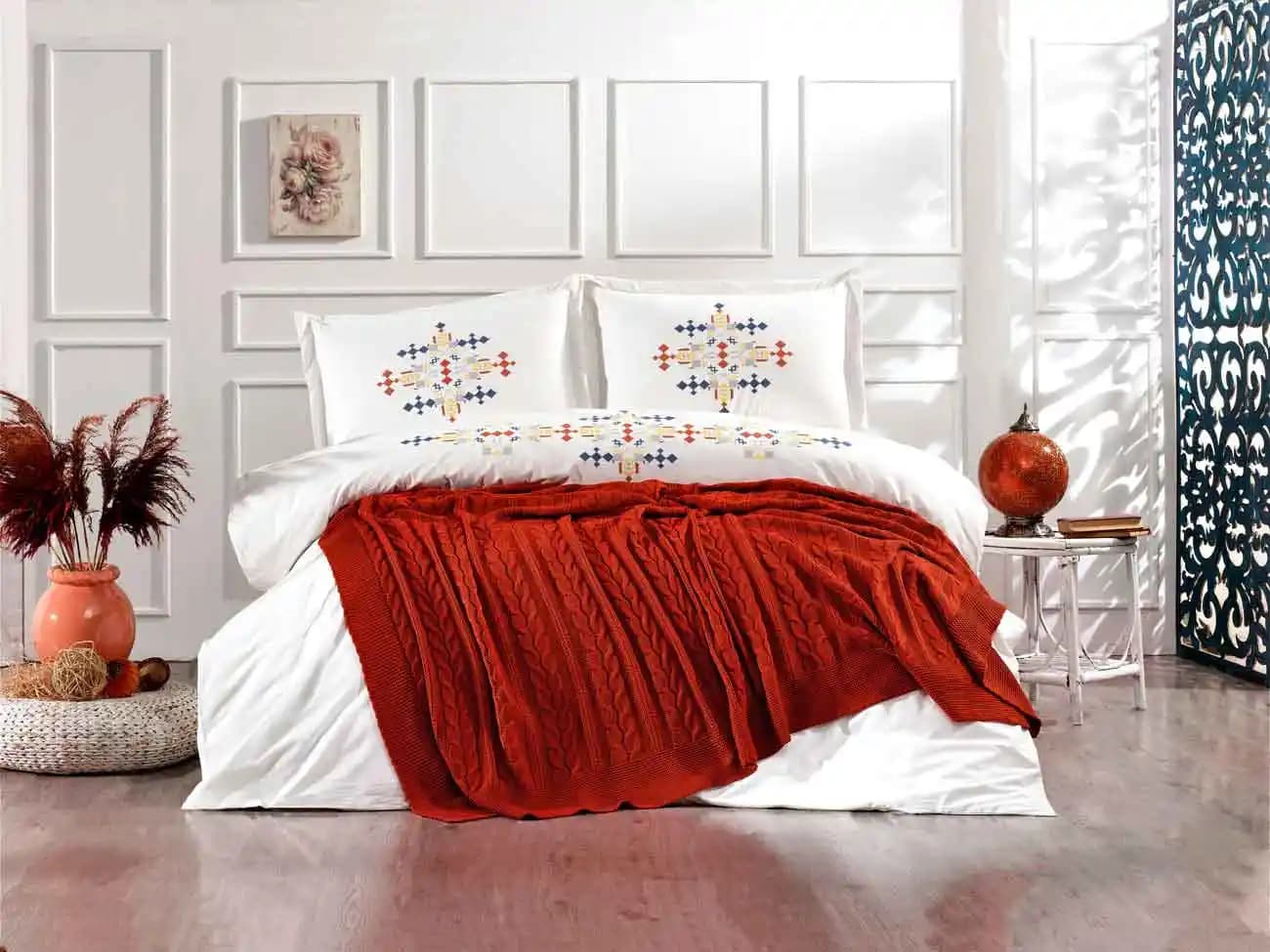 Konforlu Battaniye Setleri ile Ev Dekorasyonunu Şıklık ve Konforla Zenginleştirme