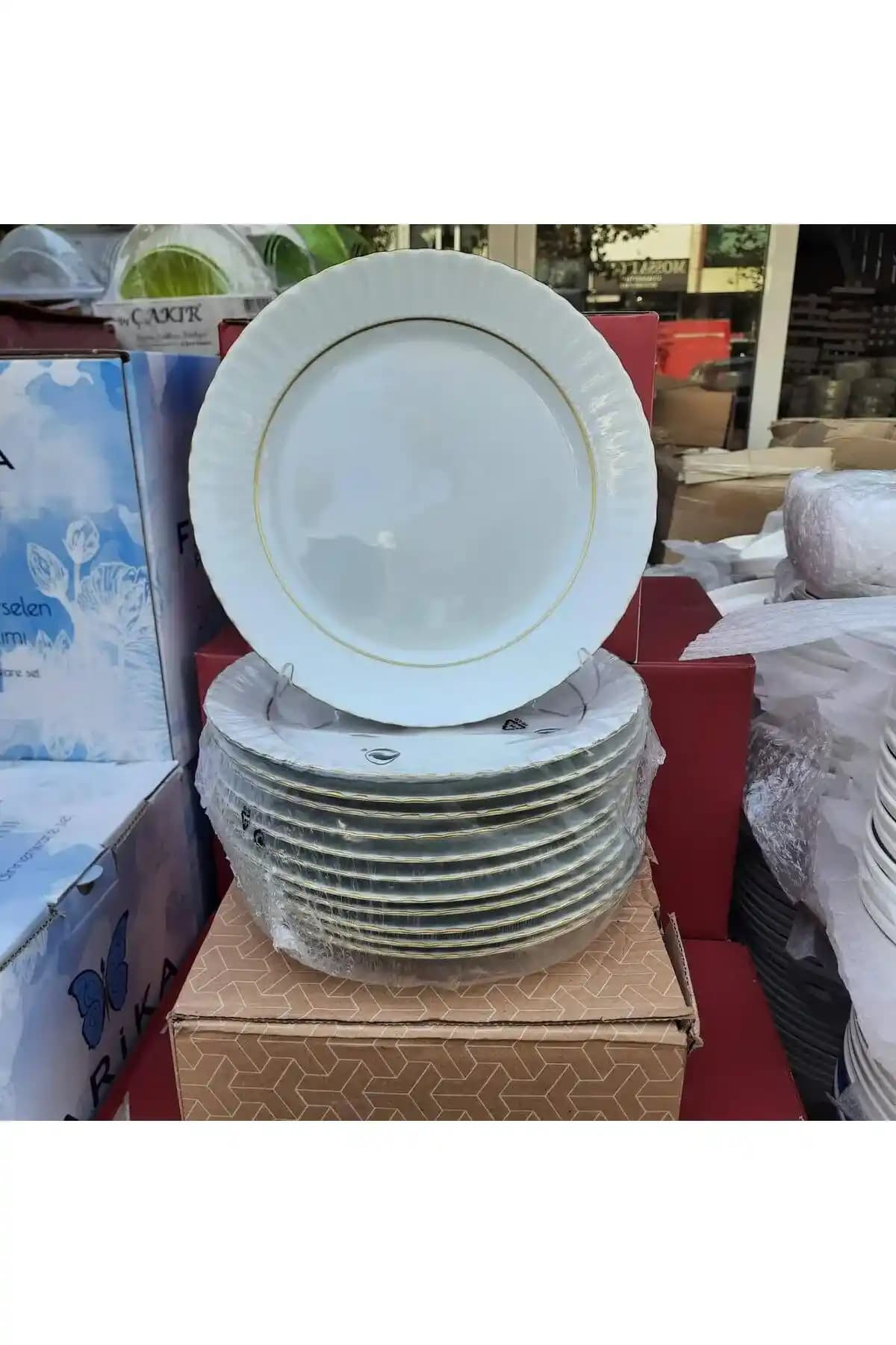 Kütahya Porselen Dayanıklı Porselen Tabaklar: Kalite ve Güvenin Simgesi