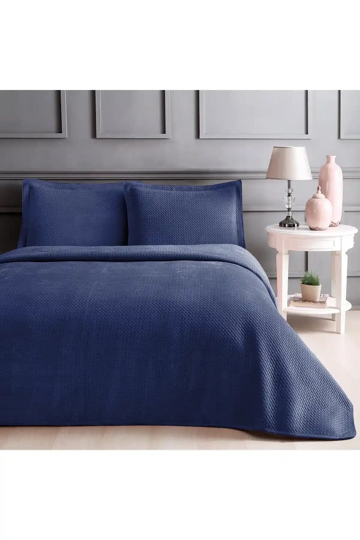 Linens Glace Tek Kişilik Yatak Örtüsü: Dayanıklı ve Estetik Çözüm