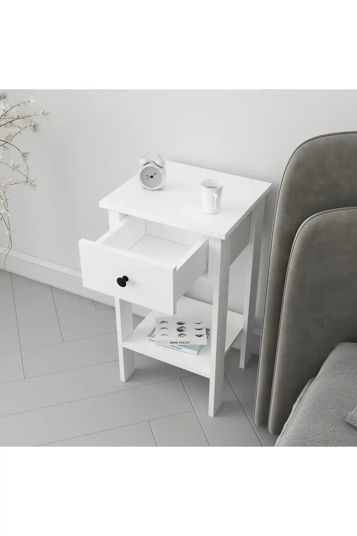 Luvia Beyaz Çekmeceli Komodin Yatak Odası İçin İşlevsel ve Estetik Bir Seçenek