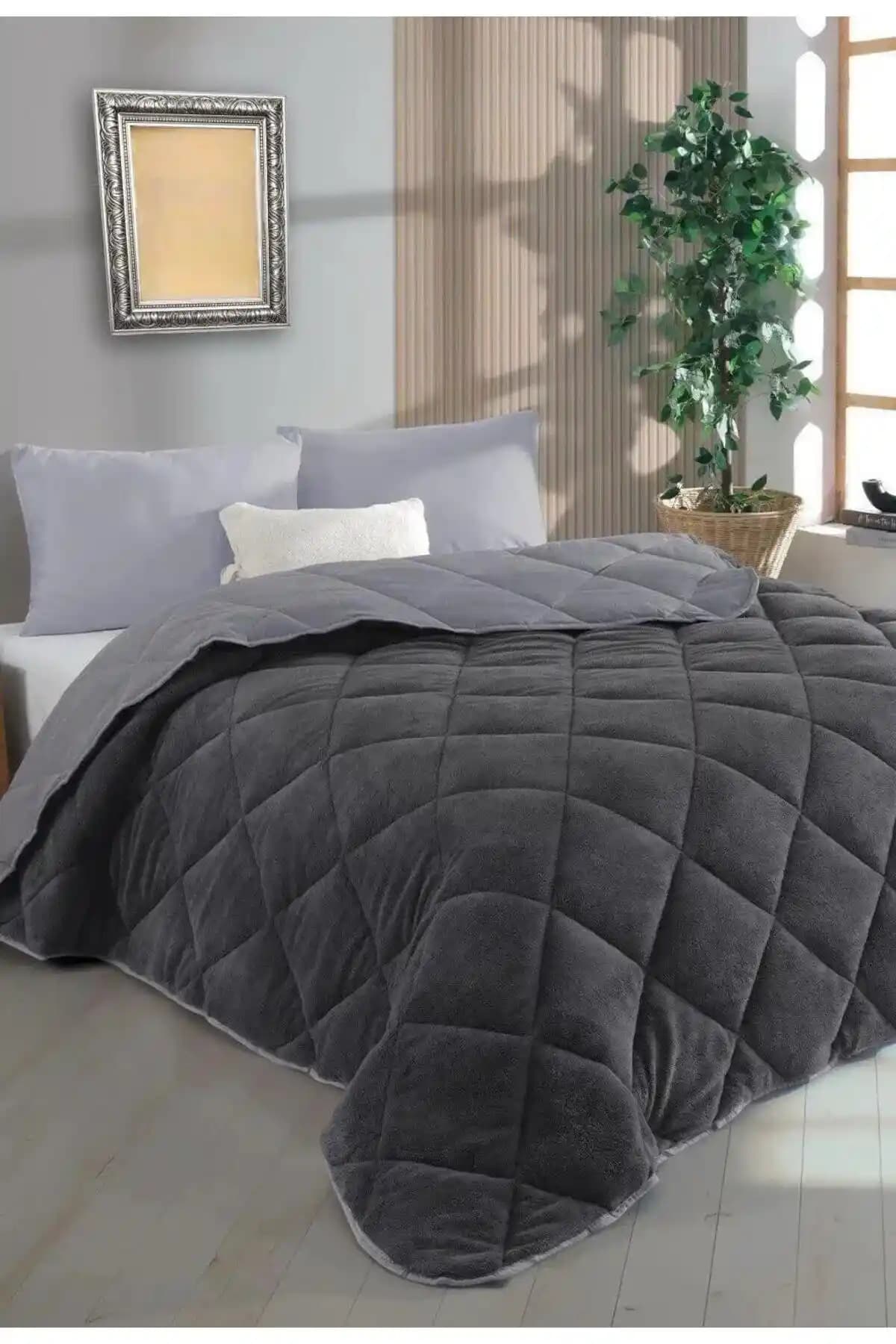 Lux Gri Çift Kişilik Yorgan Seti: Modern ve Şık Yatak Odası Dekorasyonu İçin Uygun
