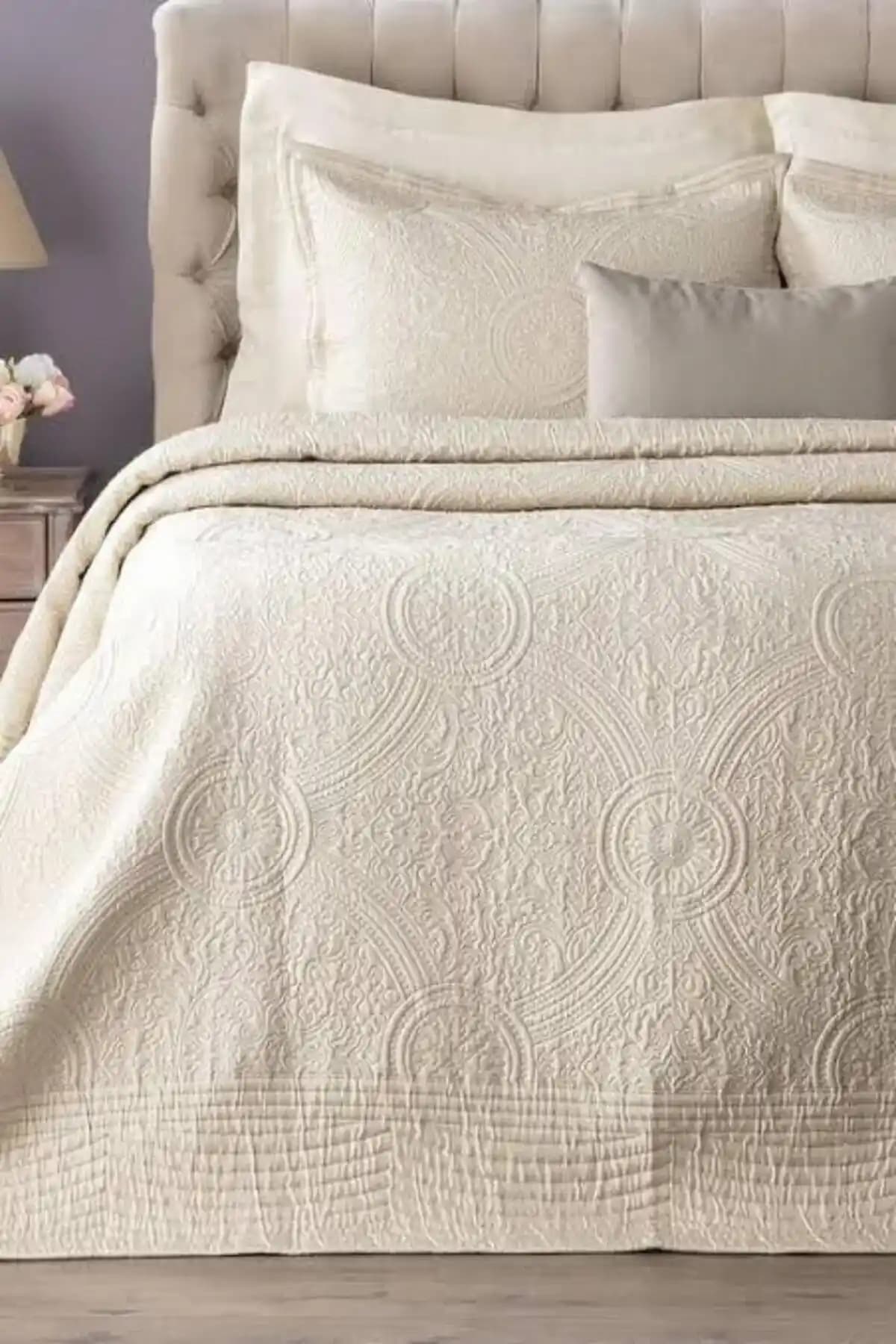 Madame Coco Yatak Örtüleri: Uzun Ömürlü ve Şık Tasarımlarla Yatak Odası Dekorasyonu