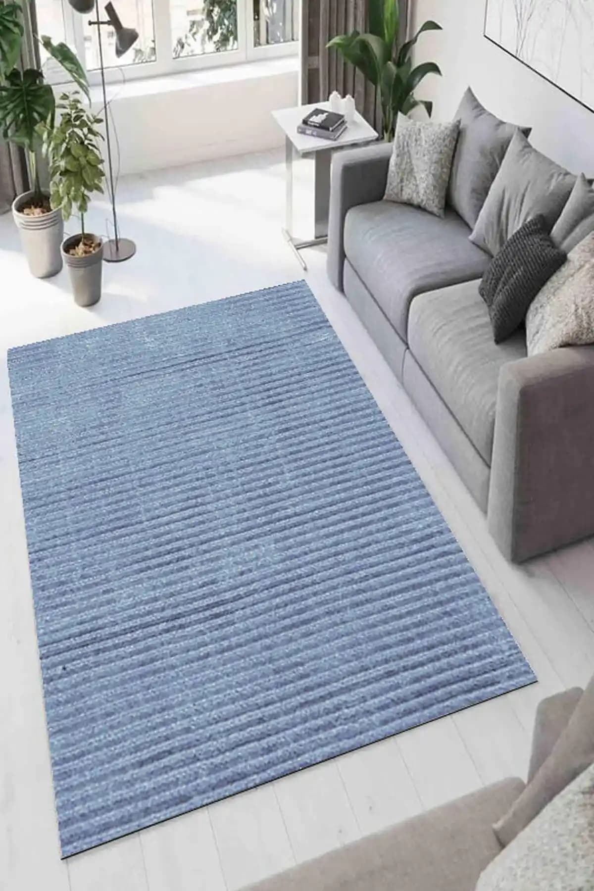 Mavi Halı Örtüsü ile İç ve Dış Mekanlarda Estetik ve Fonksiyonellik Sağlama