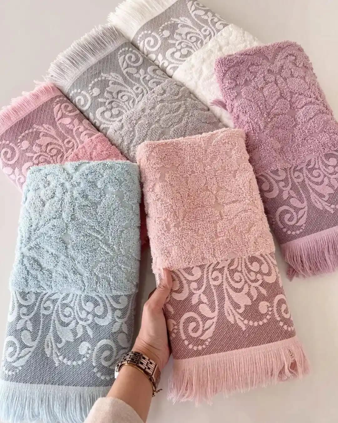 Modern Ev Dekorasyonuna Uygun Zarif ve Pratik Havlu Sepetleri Çeşitleri